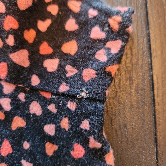 Black and Pink Heart Patterned Top - Picture 8 of 9